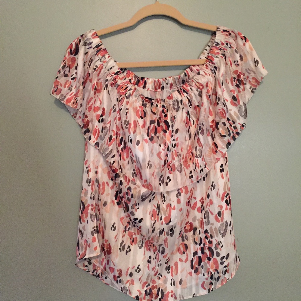 White House Black Market Women’s short sleeve blouse size 6